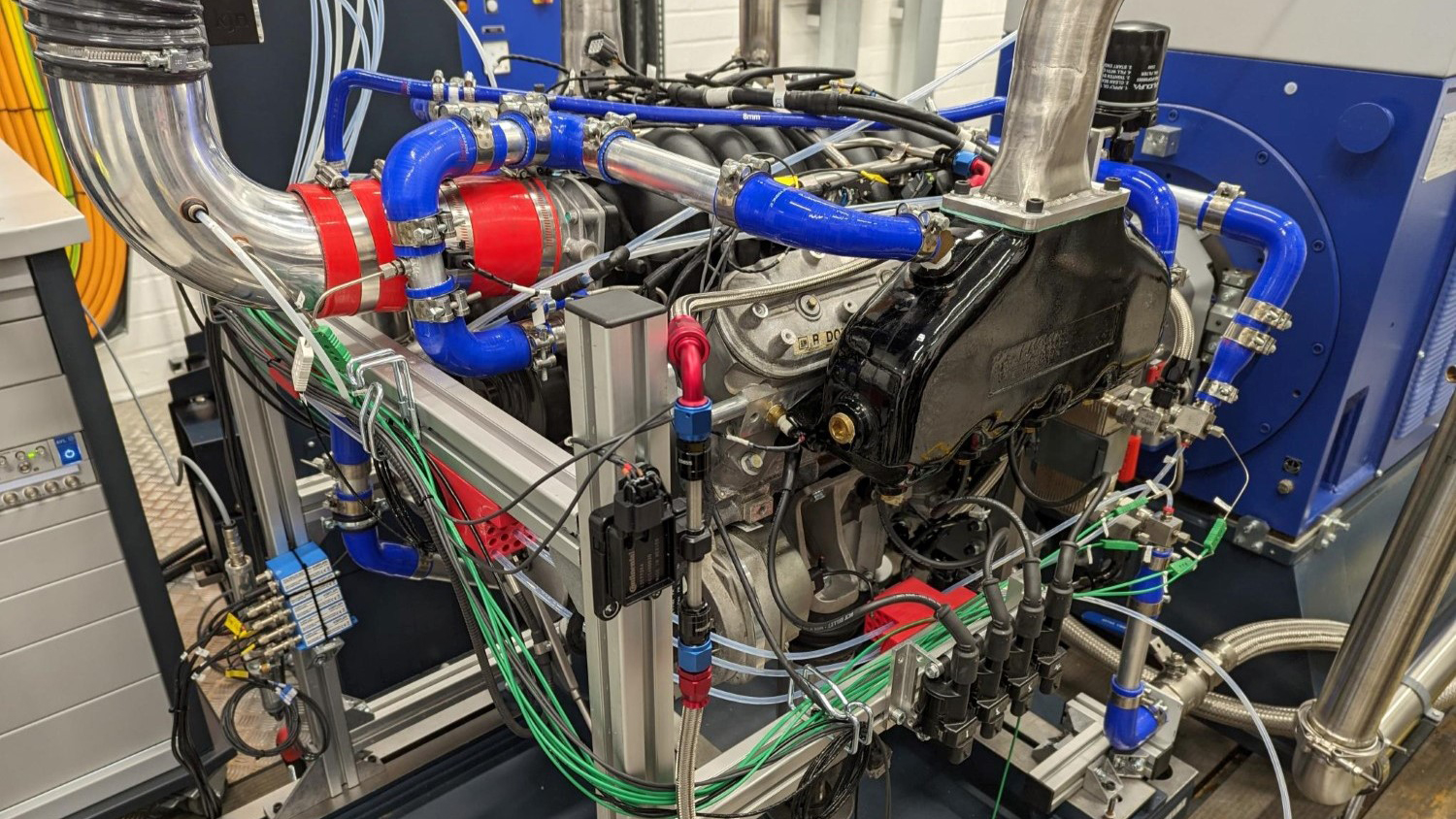 Electrified hybrid powertrain running on sustainable green methanol at the Institute for Advanced Automotive Propulsion Systems. The engine is also able to run on any mix of gasoline and methanol to ease the operational transition from fossil to carbon neutral fuels - Credit: PurpleSector